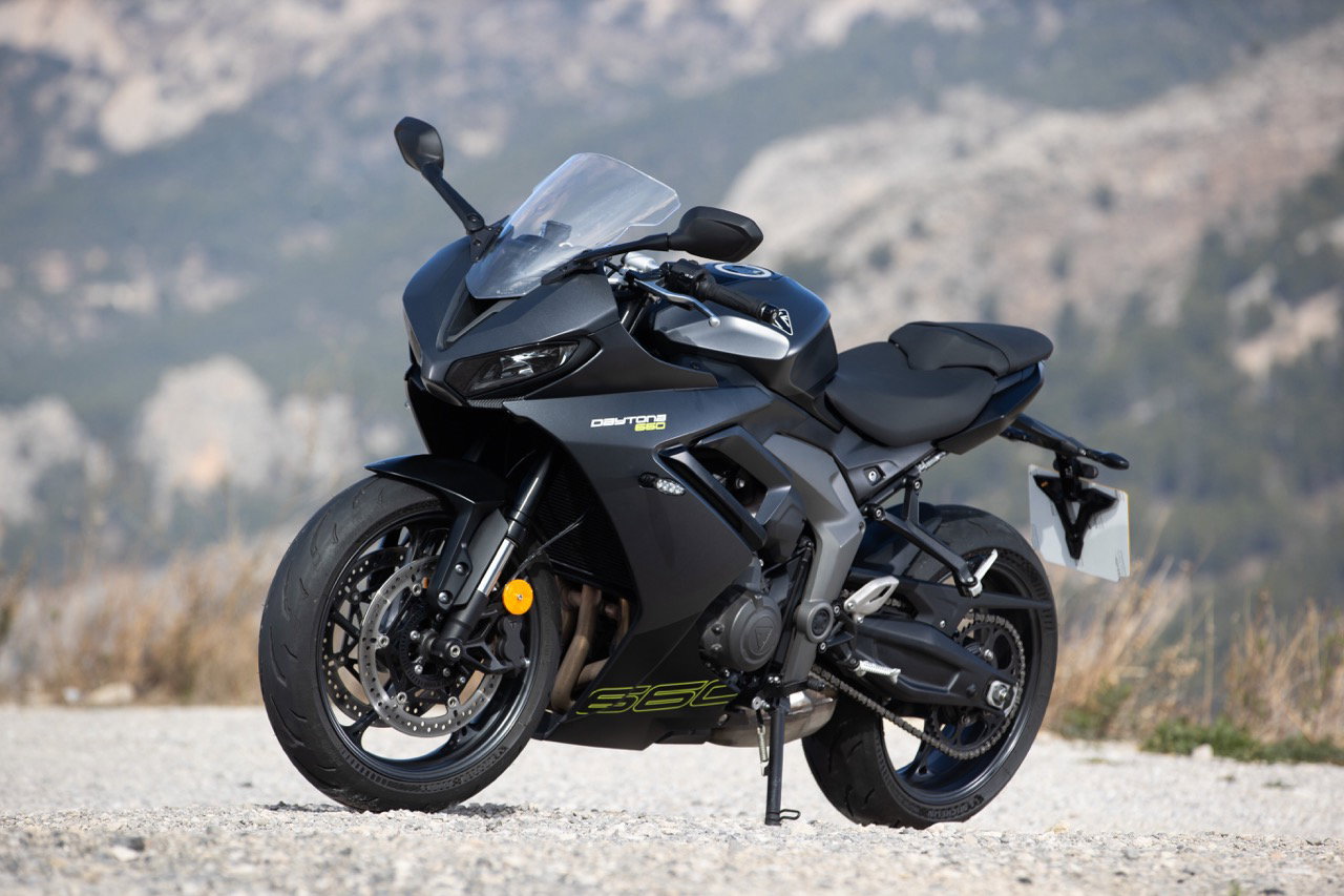 Triumph and Peter Hickman take the Daytona 660 to World Sportbike